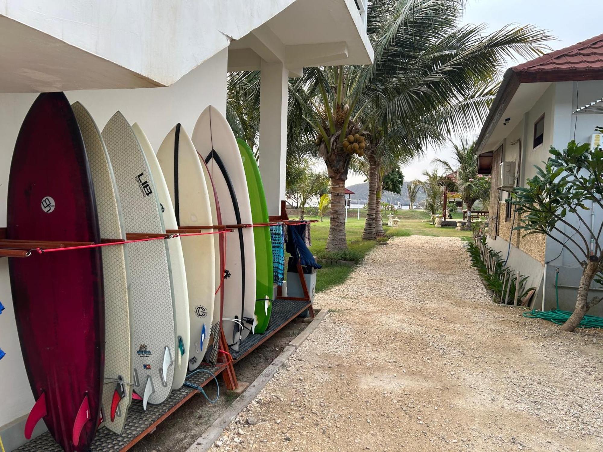 Mama Nings Beach Hotel Sekongkang ภายนอก รูปภาพ