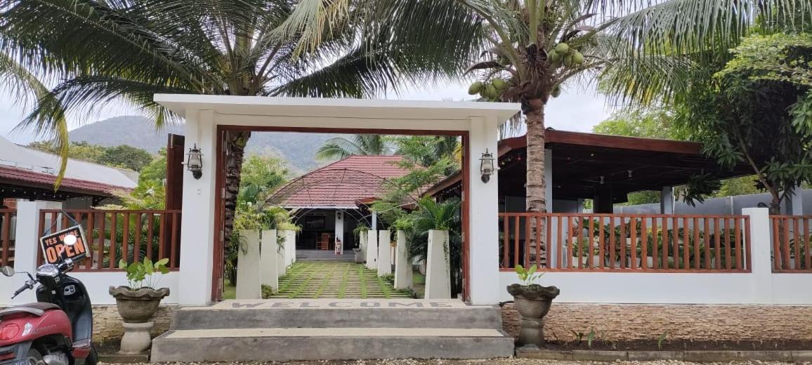 Mama Nings Beach Hotel Sekongkang ภายนอก รูปภาพ