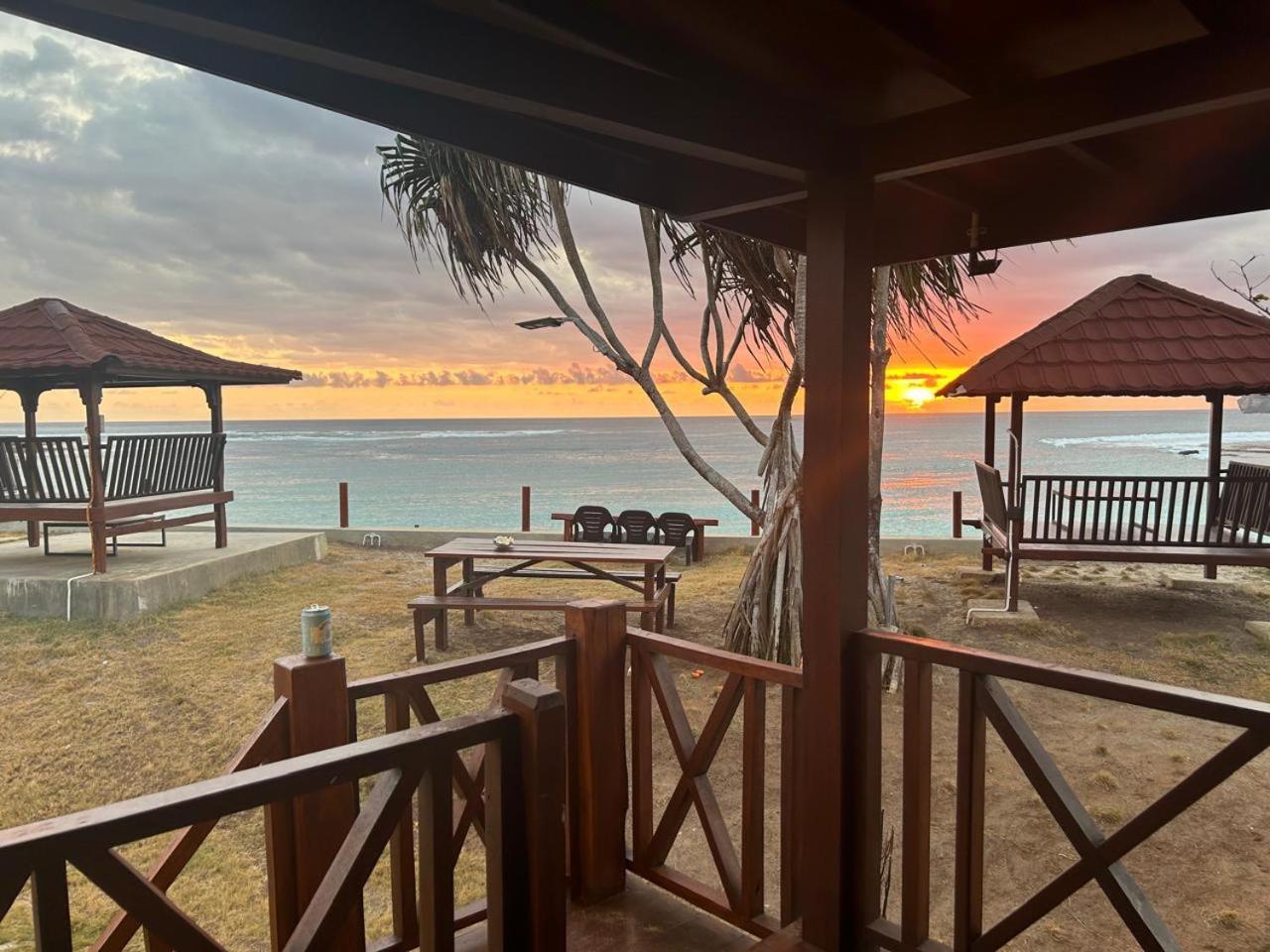 Mama Nings Beach Hotel Sekongkang ภายนอก รูปภาพ