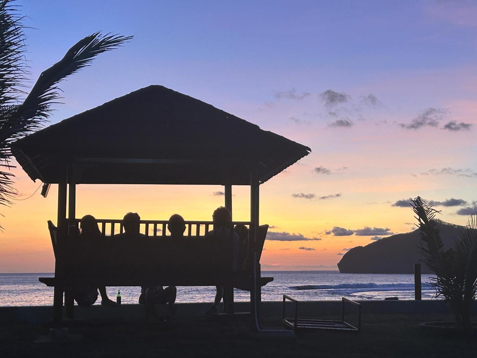 Mama Nings Beach Hotel Sekongkang ภายนอก รูปภาพ