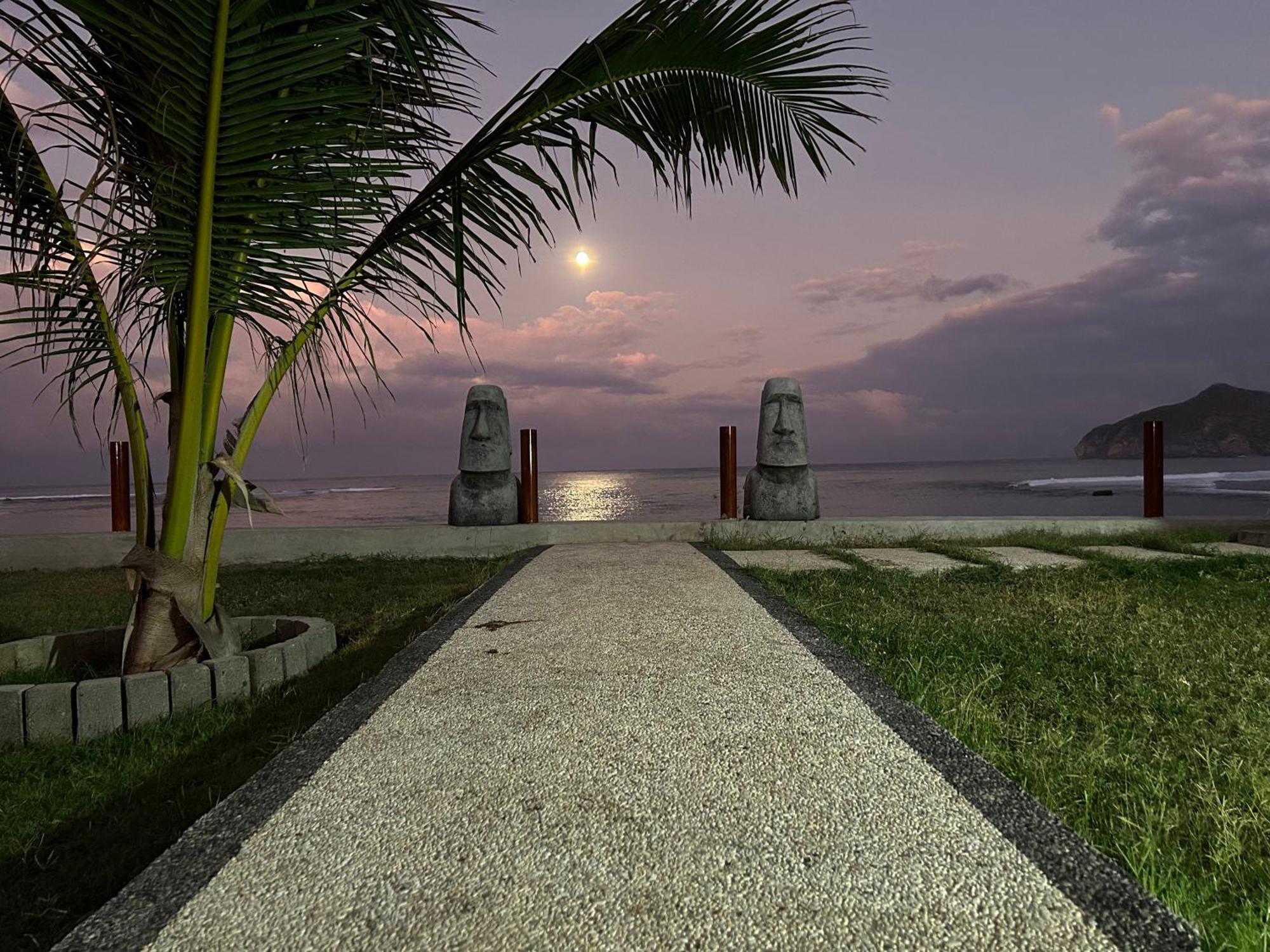Mama Nings Beach Hotel Sekongkang ภายนอก รูปภาพ