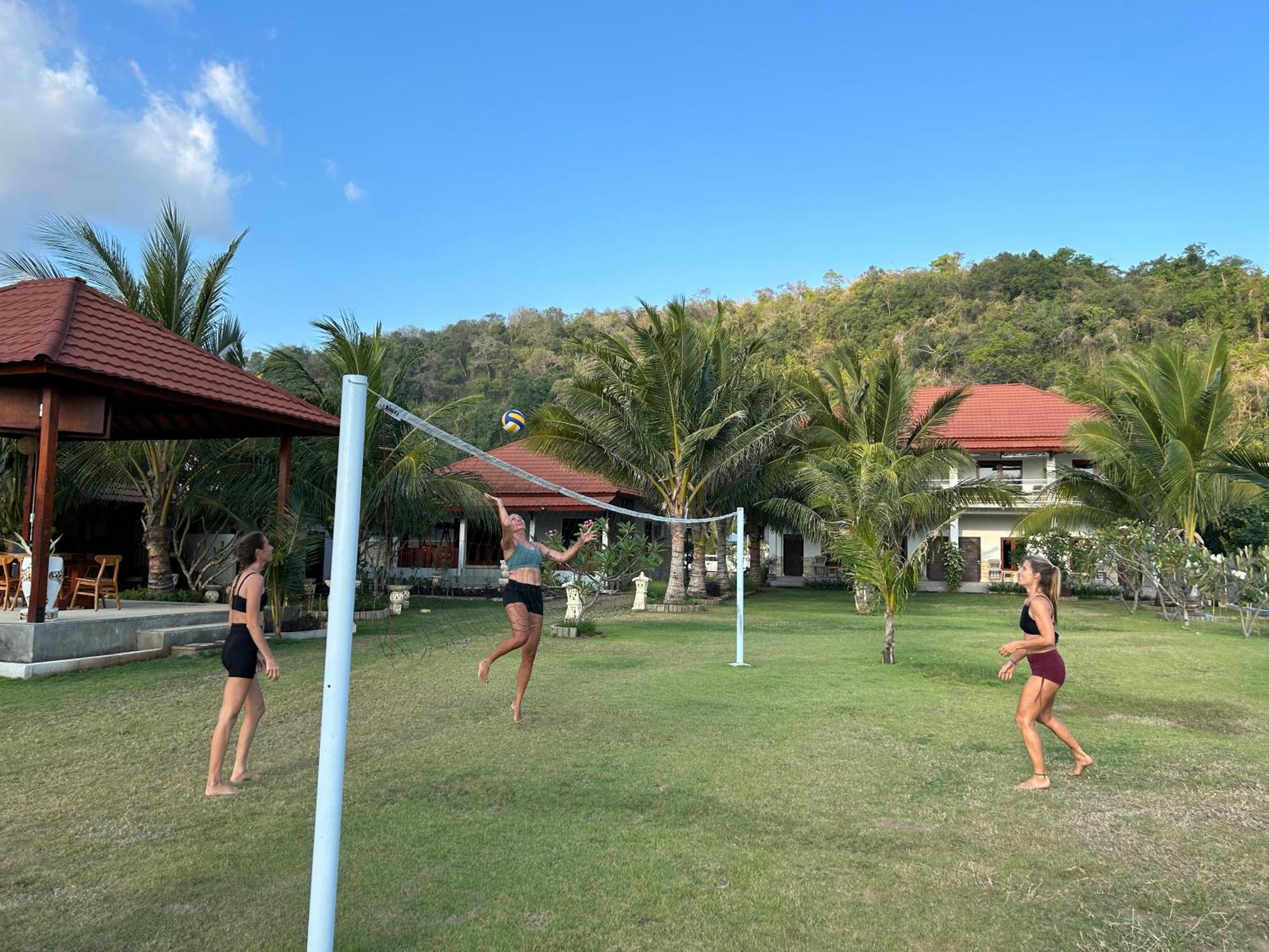 Mama Nings Beach Hotel Sekongkang ภายนอก รูปภาพ