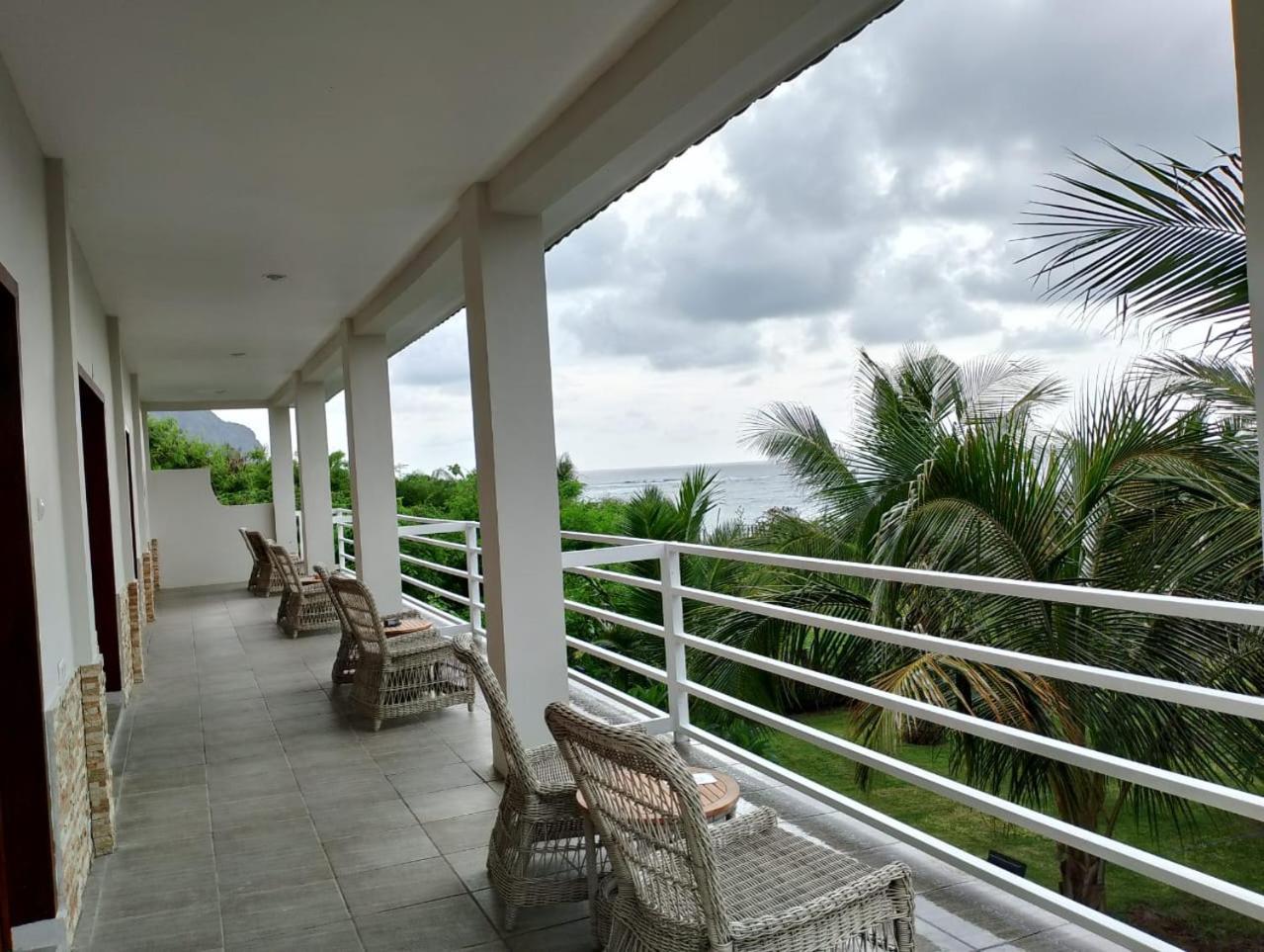 Mama Nings Beach Hotel Sekongkang ภายนอก รูปภาพ